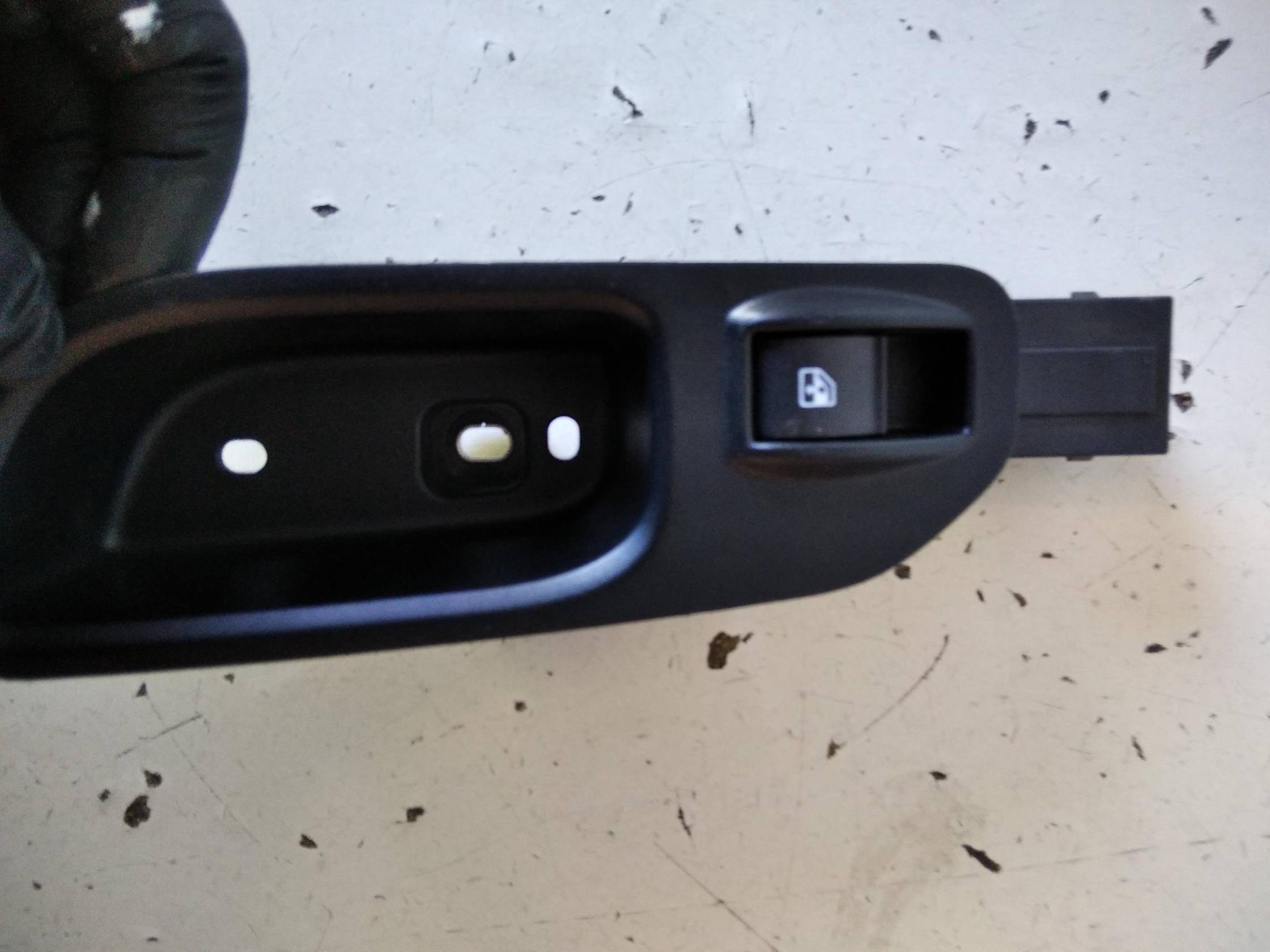 Interruttore alzacristalli porta ant.